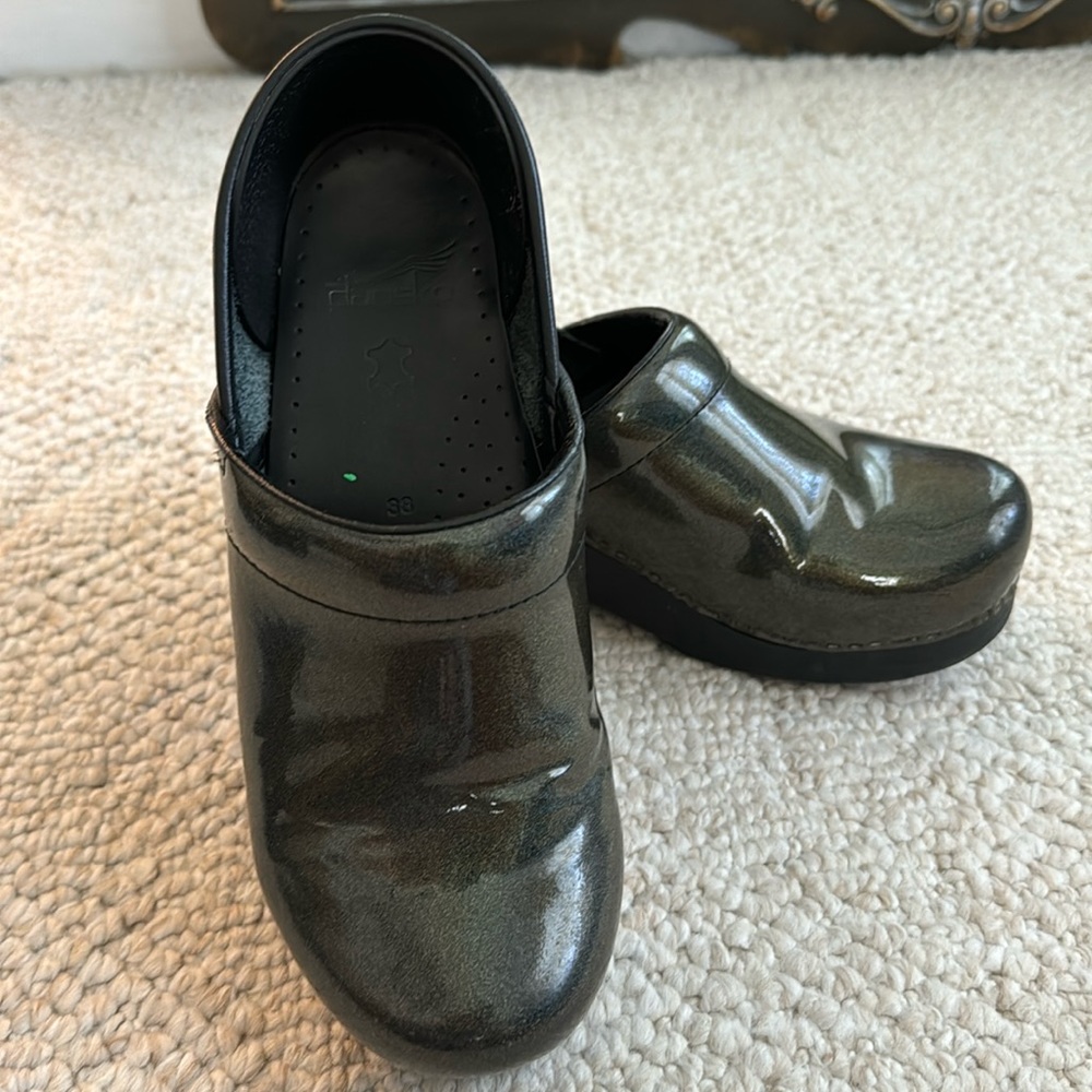 Dansko Professional Grey Prism Patent shoe style# 406-960202